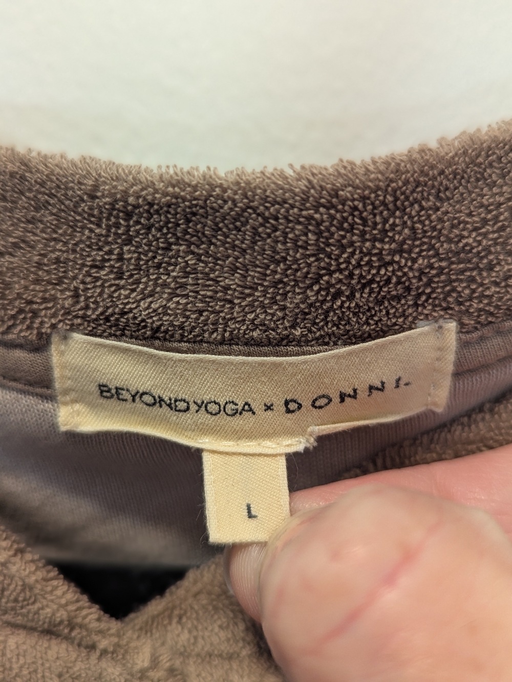 Beyond Yoga X Donni Terry Henley Taupe Button-Front Crewneck Sweatshirt Large - Picture 2 of 5